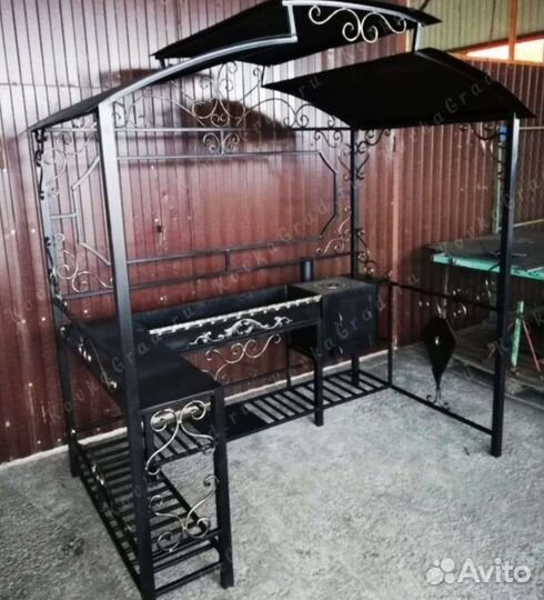 Мангал с крышей