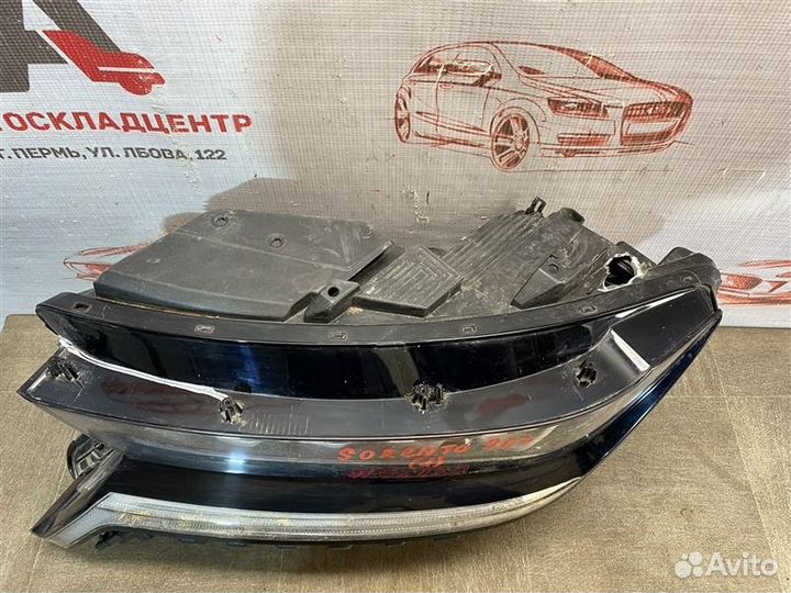 Фара левая Kia Sorento с 2020 года
