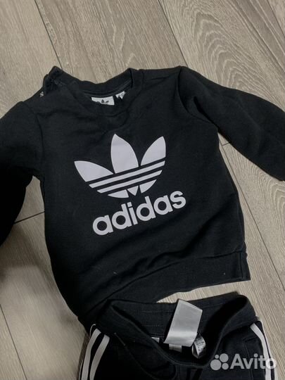 Спортивный костюм adidas