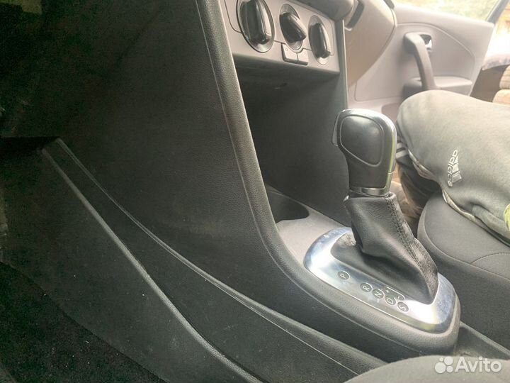 Консоль Volkswagen Polo 5 верхняя часть