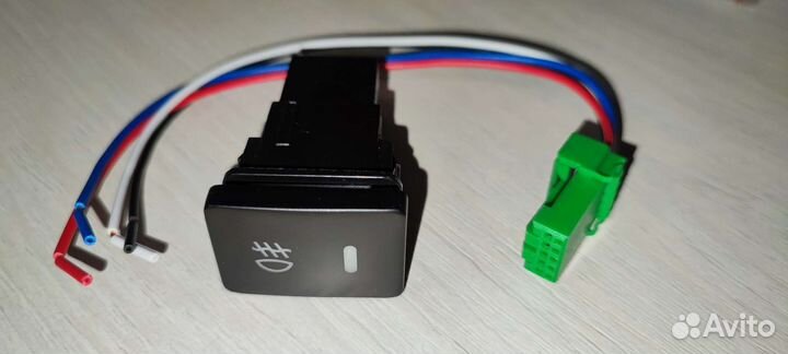 Кнопка птф toyota Camry Prius Corolla с разъёмом