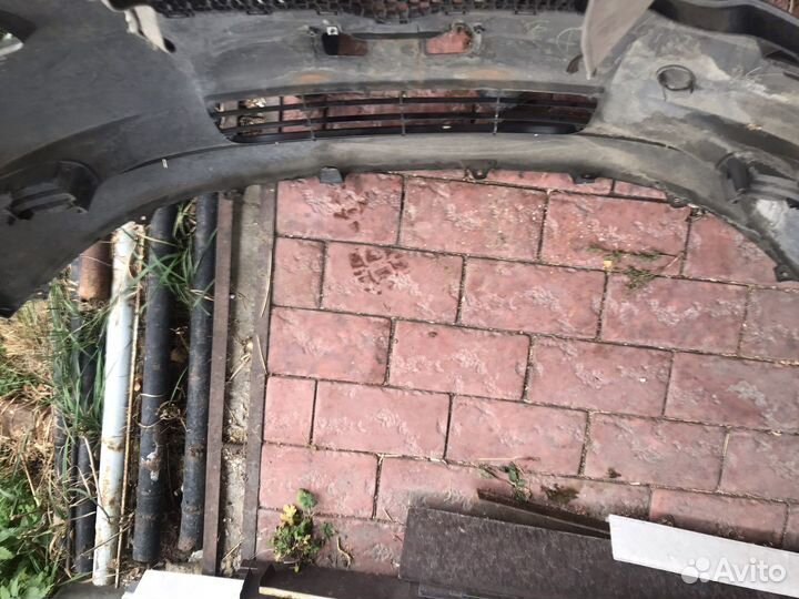 Продам бампер Toyota Vitz