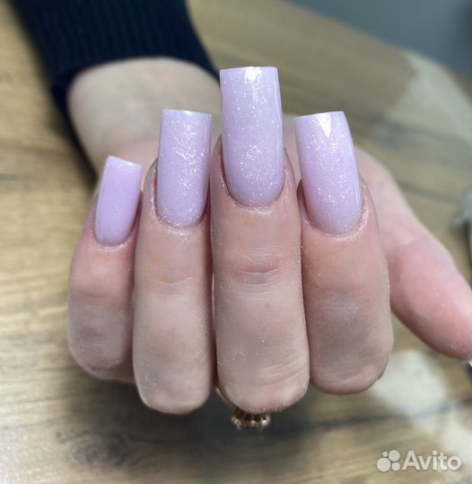 Модель на маникюр