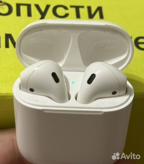 Наушники Apple AirPods 2 Charging Case MV7N2RU/A