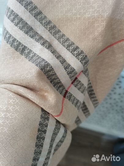 Палантин Burberry бежевый черный