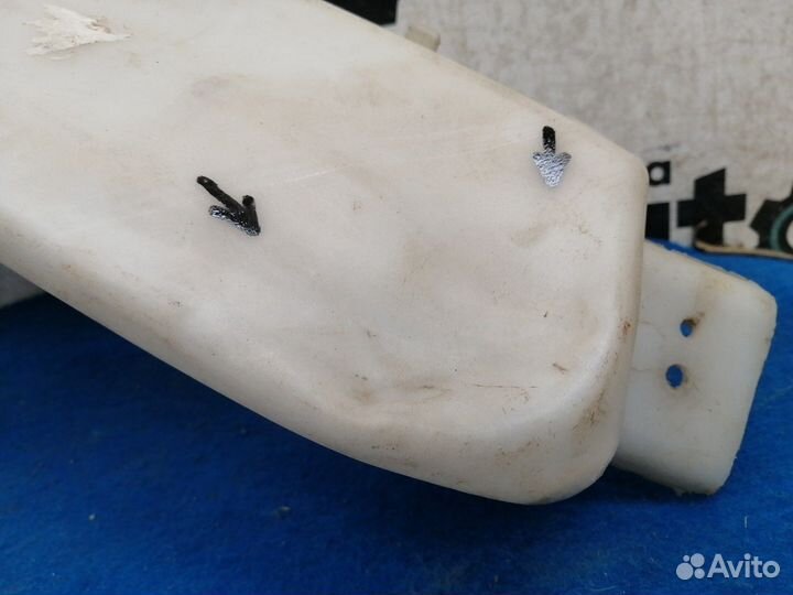 Бачок омывателя 4M51-13K163-AG Ford Focus