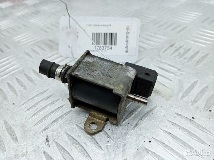 Клапан вакуумного управления Volkswagen Passat B5