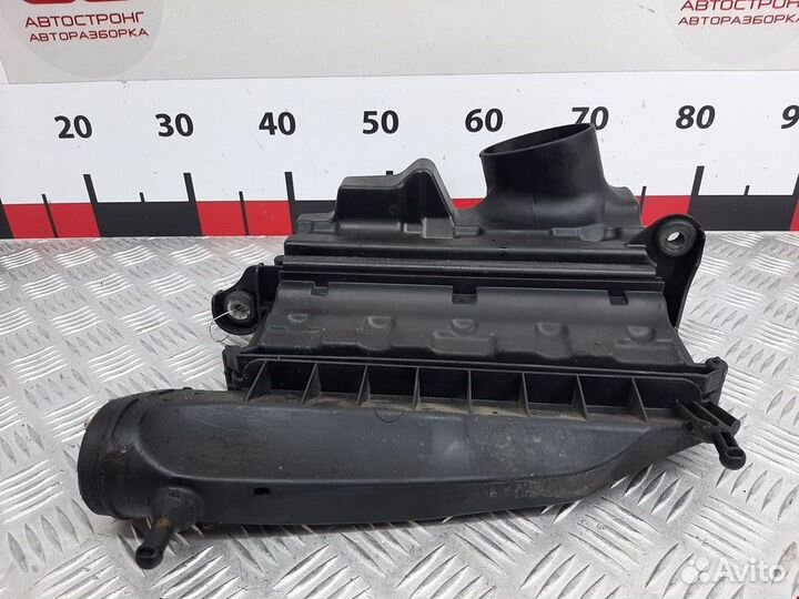 Корпус воздушного фильтра Mercedes-Benz E-Класс