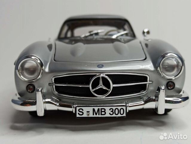 Mercedes 300 SL Coupe Gullwing 1:18 Schuco