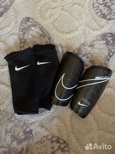 Футбольные щитки nike