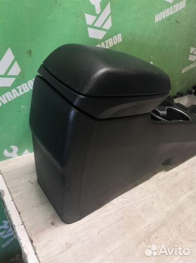 Подлокотник Хендай i30 12-17