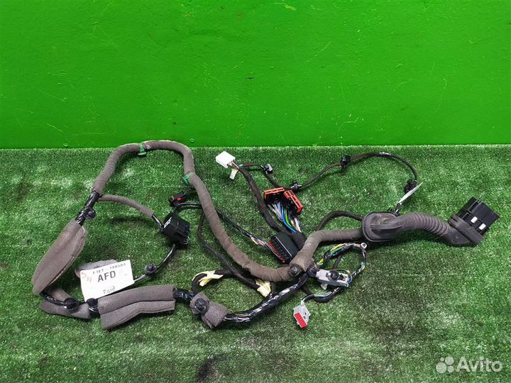 Проводка двери передней левой Ford Focus 3 (CB8)