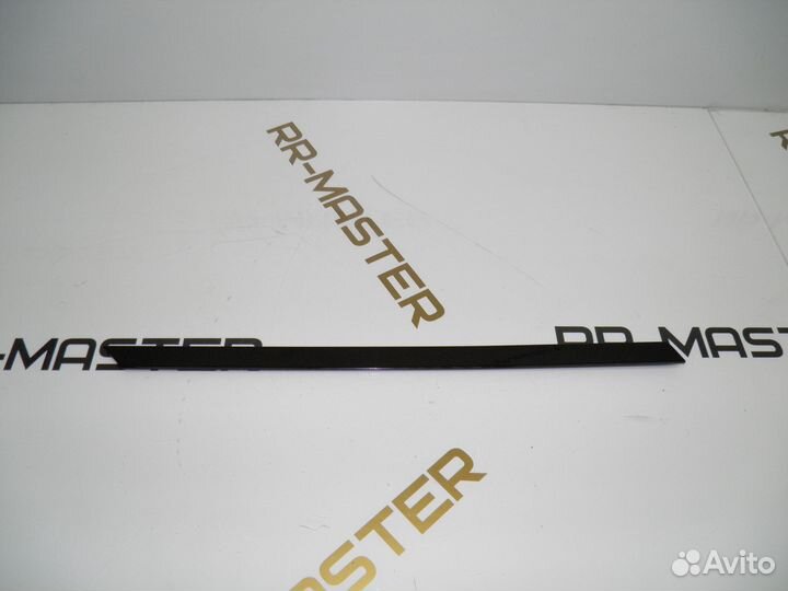 Молдинг задней форточки левый RRS L494