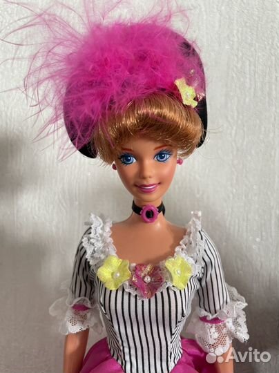 Куклы Барби в национальных костюмах европейки