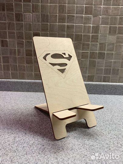 Подставка для телефона из дерева