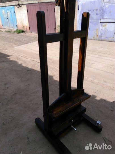 Студийный, академический мольберт