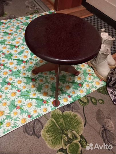 Стул для пианино