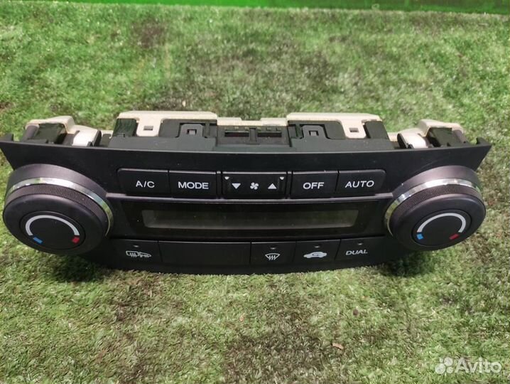 Панель управления отопителя Honda CR-V 3 (RE) 2009