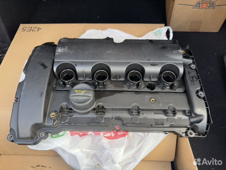 Клапанная крышка Peugeot 408