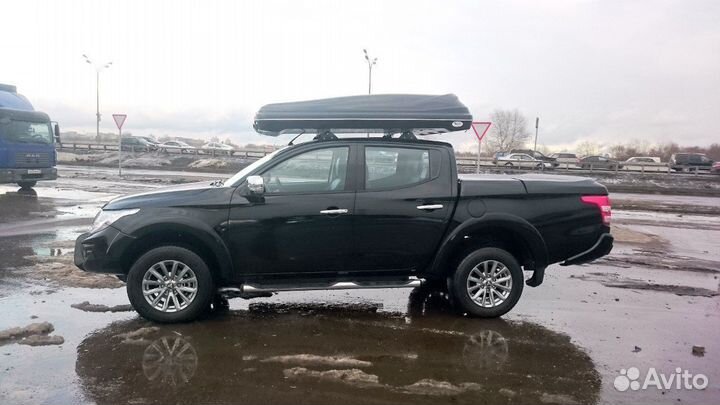 Силовой бампер задний Митсубиси белый