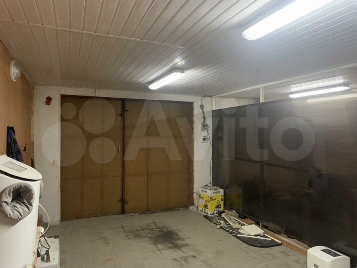 Гараж, > 30 м²