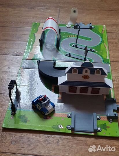 Робокар поли