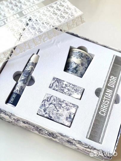 Электрическая зубная щетка Christian Dior 24