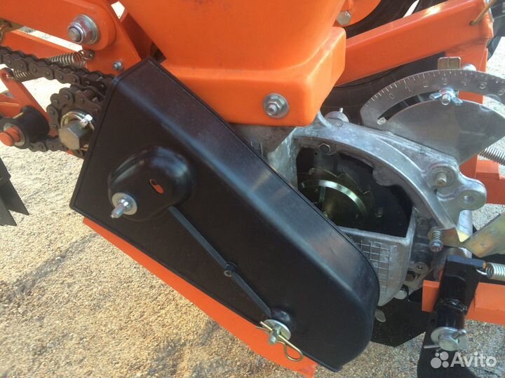 Сеялка Фаворит Весна-8, 2024