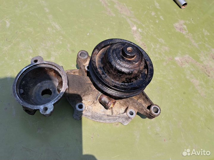 Помпа на Renault Safrane 3.0i 1992 г.в