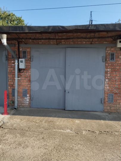 Гараж, > 30 м²