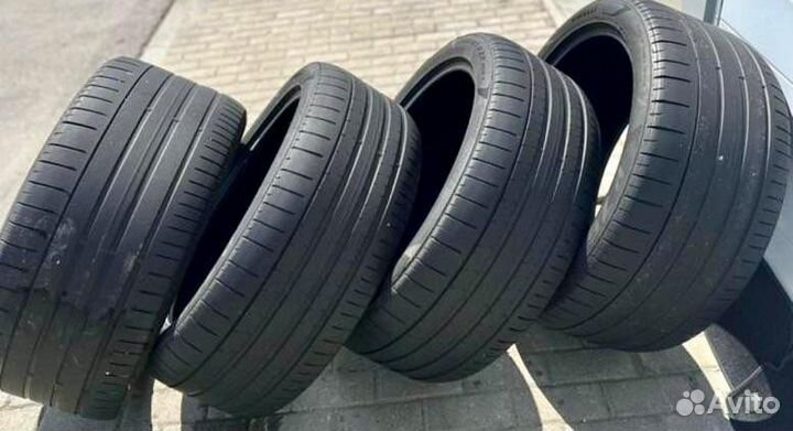 Pirelli P Zero 285/40 R22 и 325/35 R22 110Y