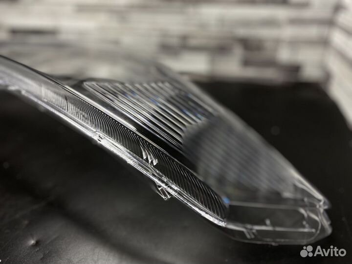 Стекло фары Hyundai Starex, H-1 II (07-15гг.)