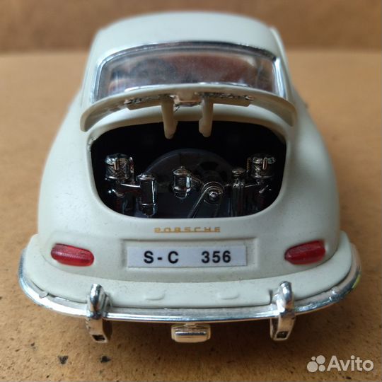 Модель 1:24 1961 Porsche 356 B
