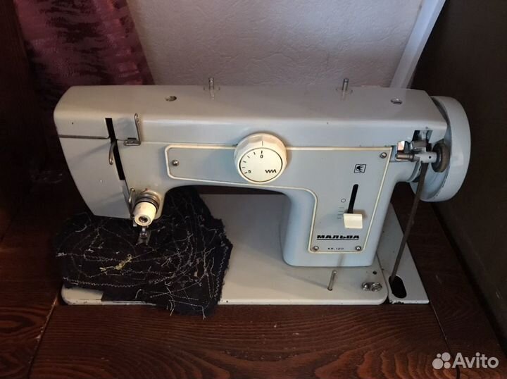 Машинка швейная бытовая Зигзаг класса 120-22