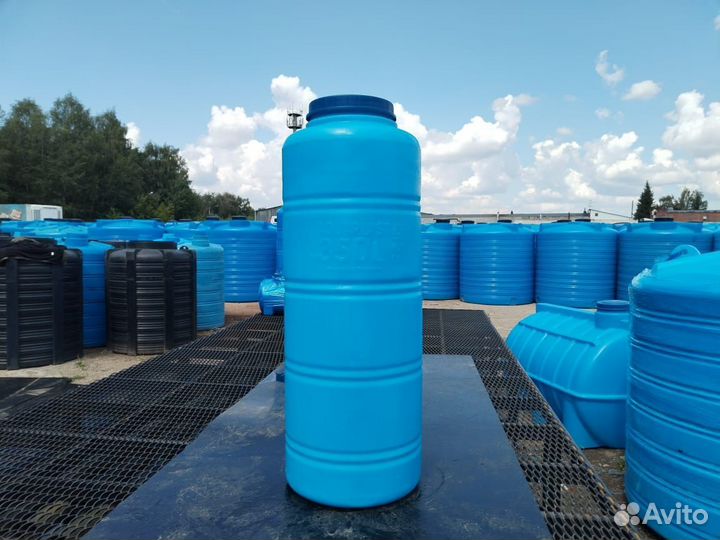 Пластиковый бак для воды