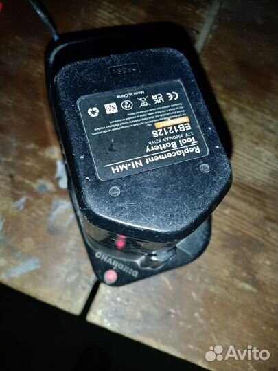 Аккумуляторная дрель шуруповерт Hitachi DS12 DVF3