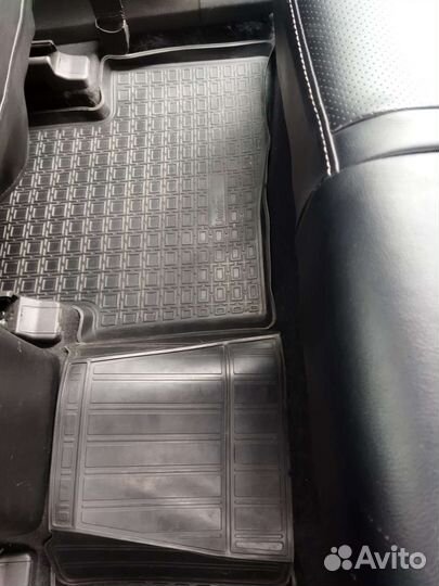 Автомобильные коврики резиновые