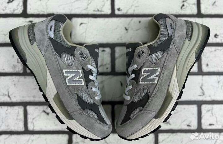 New Balance 992