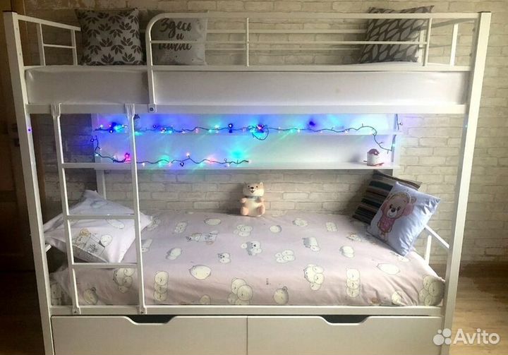 Двухъярусная кровать металлические