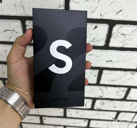 Samsung Galaxy S22, 8/256 ГБ