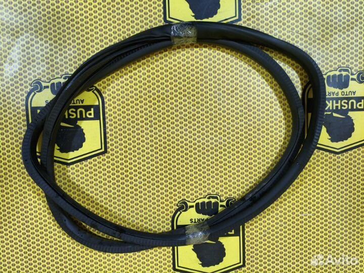 Уплотнитель двери на проем задний правый Opel