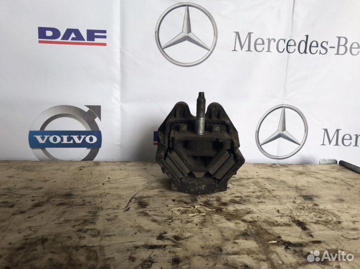 Кронштейн MAN TGM двигателя