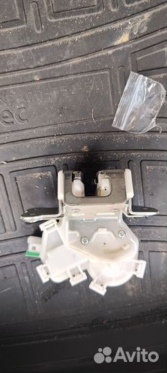 Замок багажника аутлендер 3