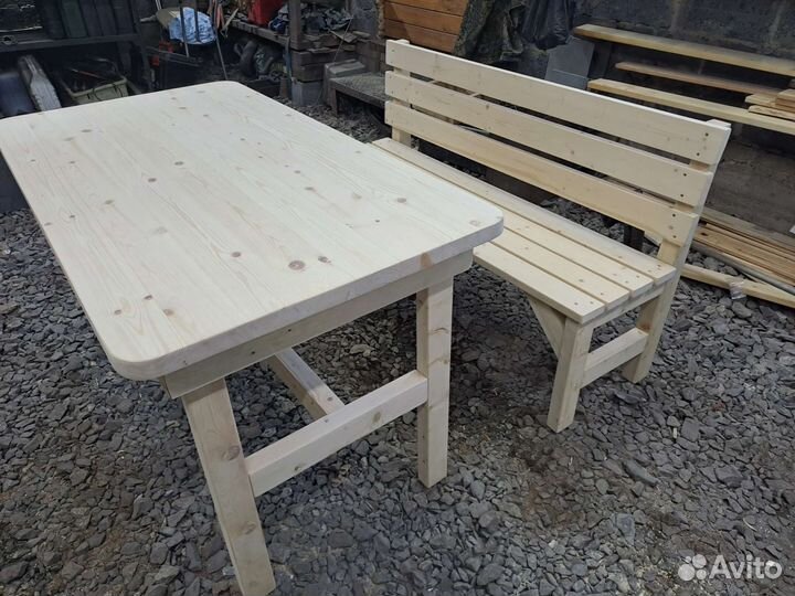 Скамейки, лавочки, табуреты