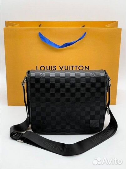 Сумка District PM Louis Vuitton