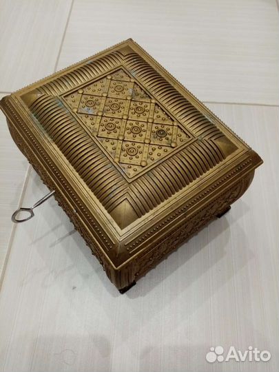 Шкатулка сундук