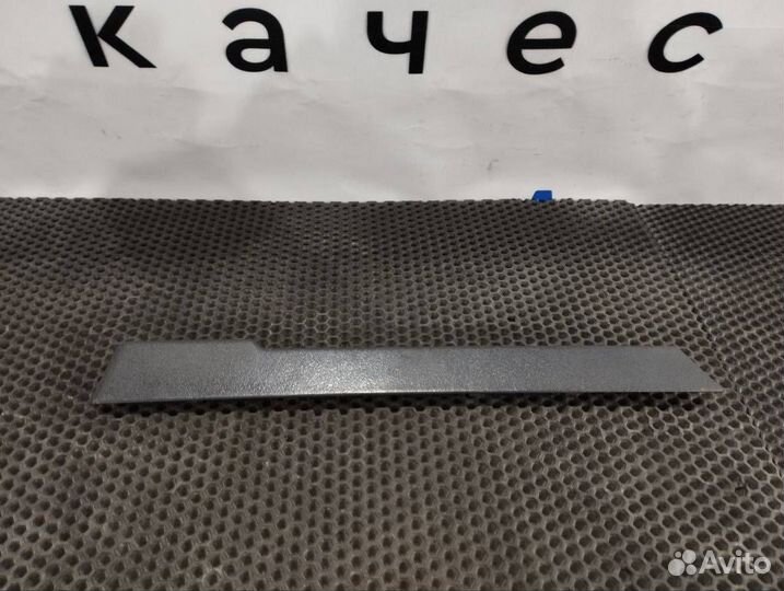 Накладка двери Renault T 82301764