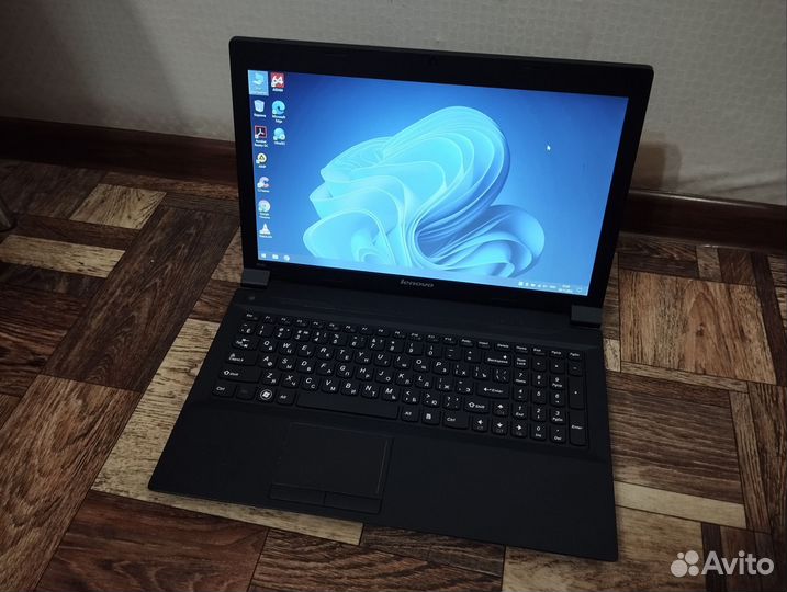 Lenovo B590