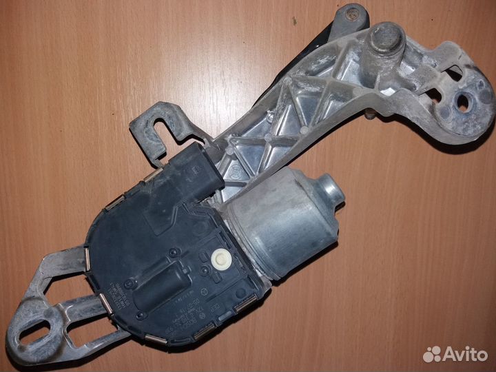 Трапеция стеклоочистителя Мерседес S-Class W221