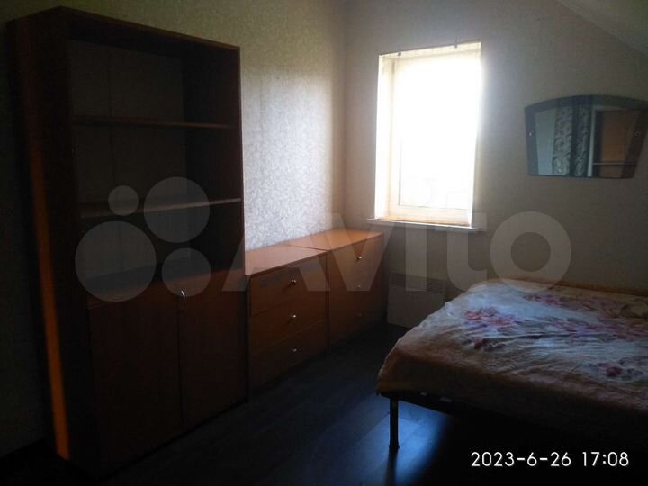 Комната 14 м² в 4-к., 2/2 эт.